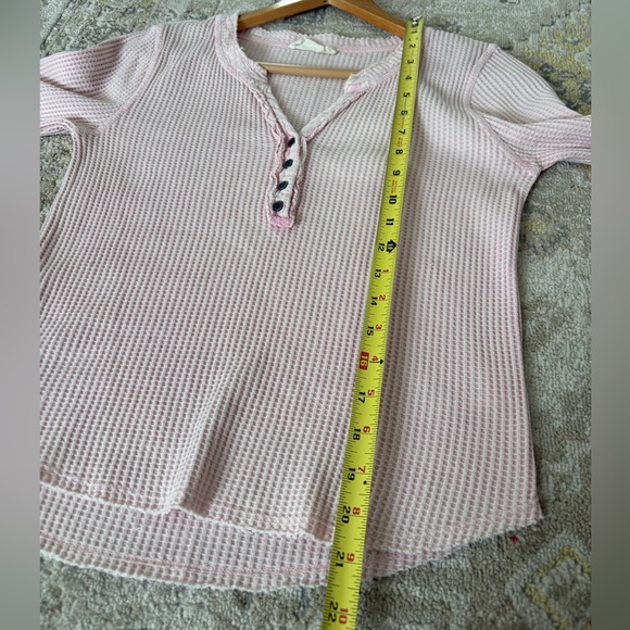 Lucky Brand Pink Waffle Knit Henley Raw Hem - Picture 9 of 10
